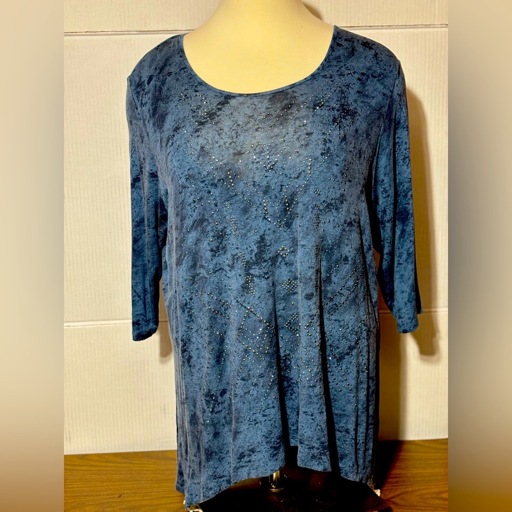 Catherines 2x flowy pull over 2x with bling 27” to 33” length